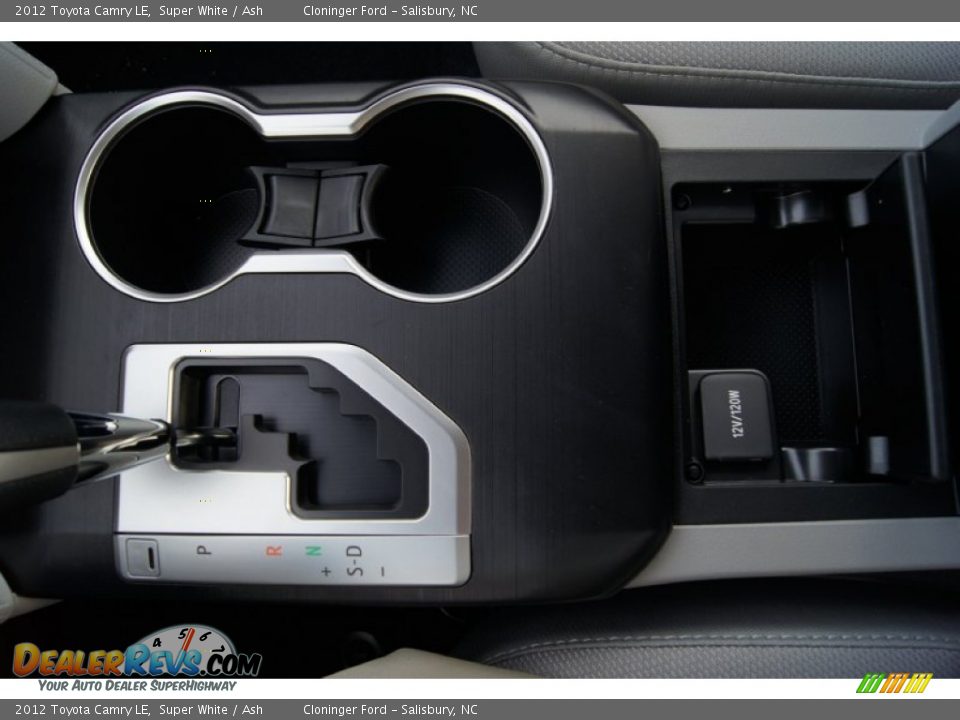 2012 Toyota Camry LE Super White / Ash Photo #31