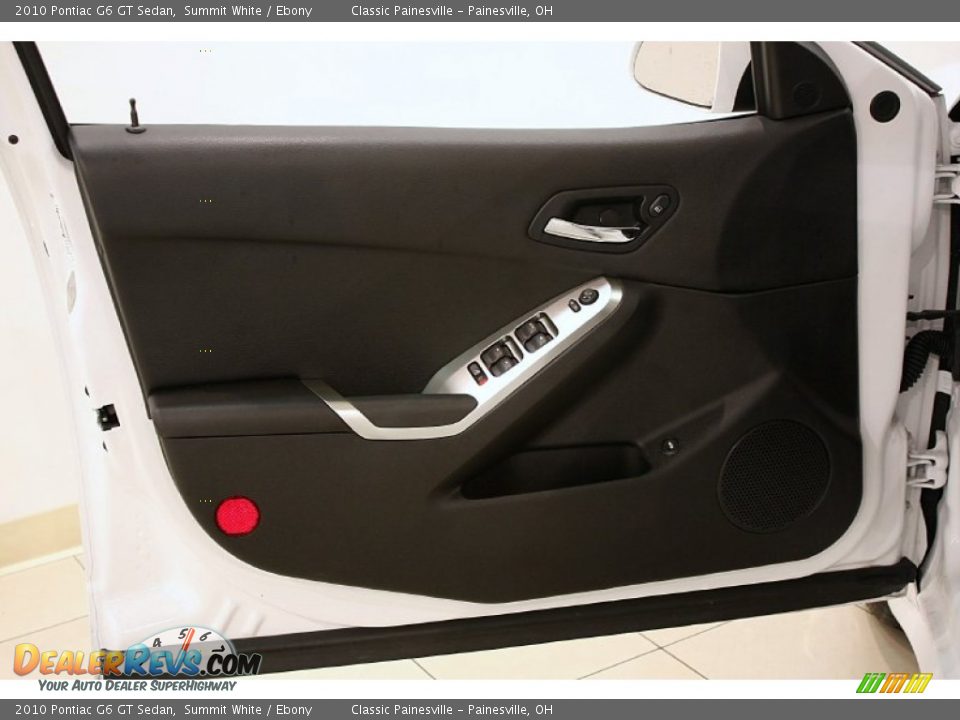 Door Panel of 2010 Pontiac G6 GT Sedan Photo #8