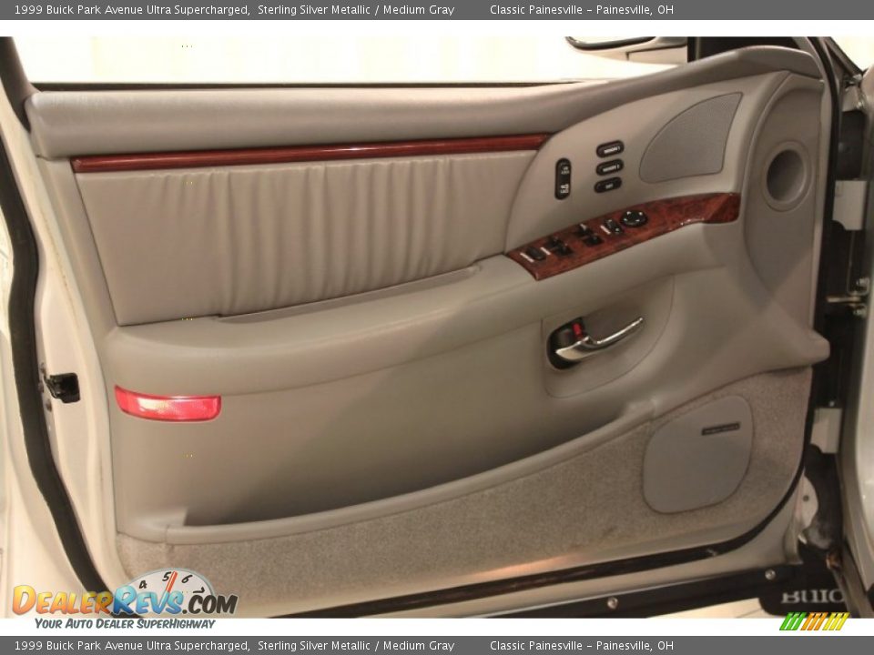 Door Panel of 1999 Buick Park Avenue Ultra Supercharged Photo #5