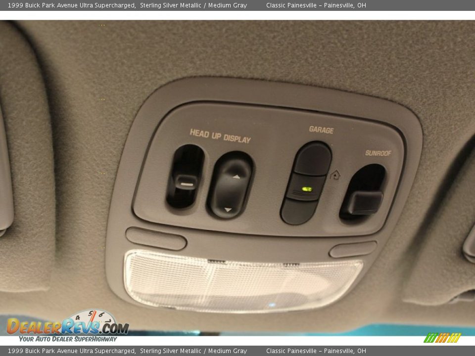 Controls of 1999 Buick Park Avenue Ultra Supercharged Photo #13