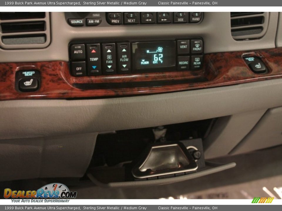Controls of 1999 Buick Park Avenue Ultra Supercharged Photo #15