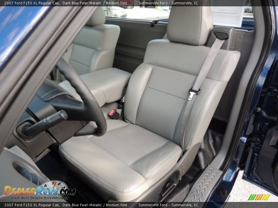 2007 Ford F150 XL Regular Cab Dark Blue Pearl Metallic / Medium Flint Photo #5