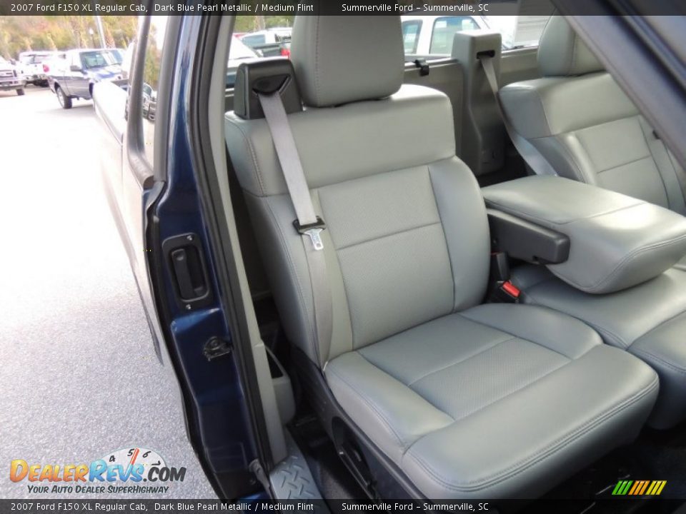 2007 Ford F150 XL Regular Cab Dark Blue Pearl Metallic / Medium Flint Photo #7