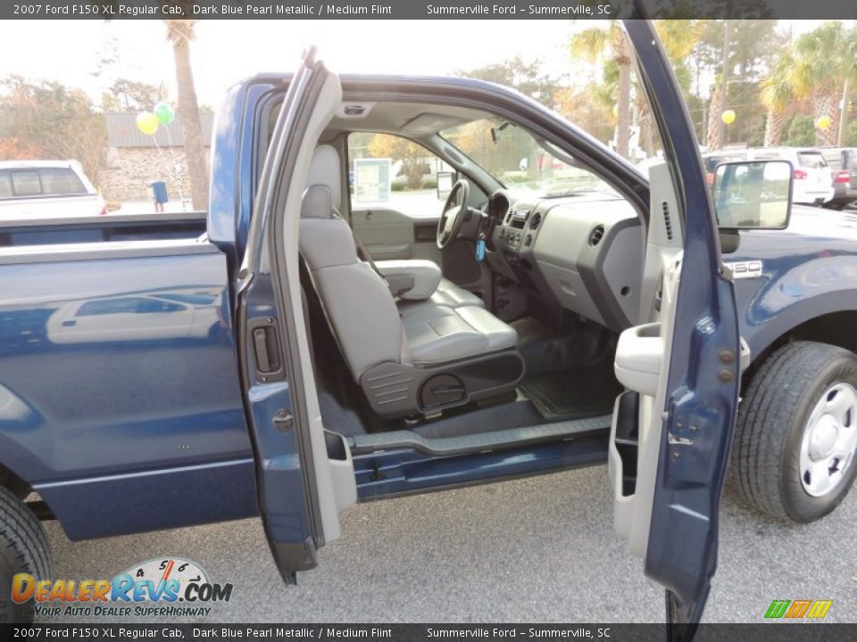 2007 Ford F150 XL Regular Cab Dark Blue Pearl Metallic / Medium Flint Photo #9