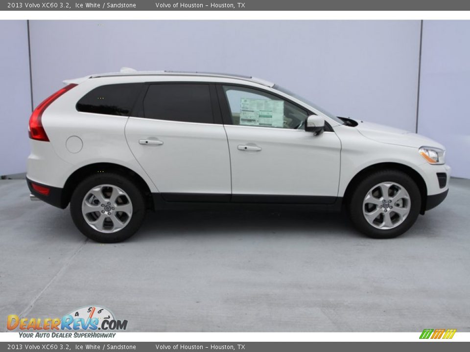 2013 Volvo XC60 3.2 Ice White / Sandstone Photo #3