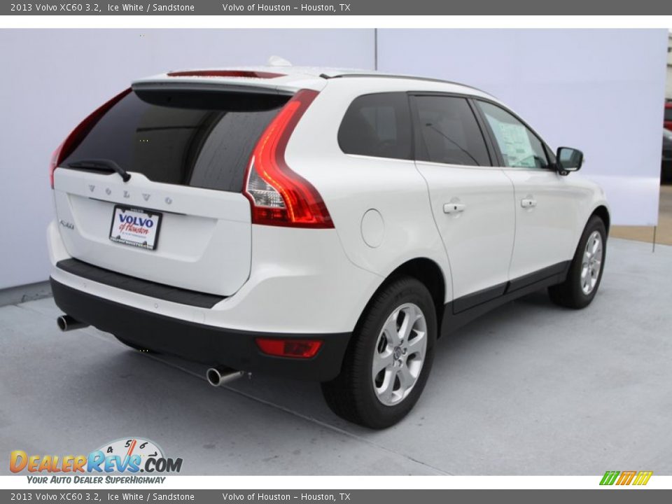 2013 Volvo XC60 3.2 Ice White / Sandstone Photo #4