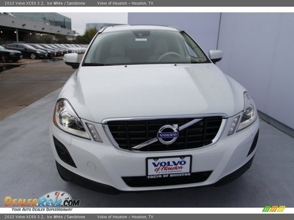 2013 Volvo XC60 3.2 Ice White / Sandstone Photo #8