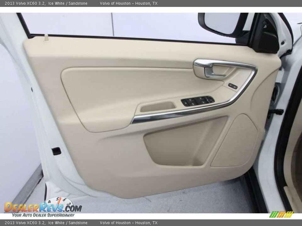 2013 Volvo XC60 3.2 Ice White / Sandstone Photo #9