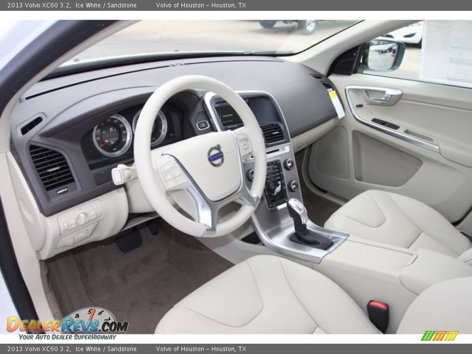 2013 Volvo XC60 3.2 Ice White / Sandstone Photo #10