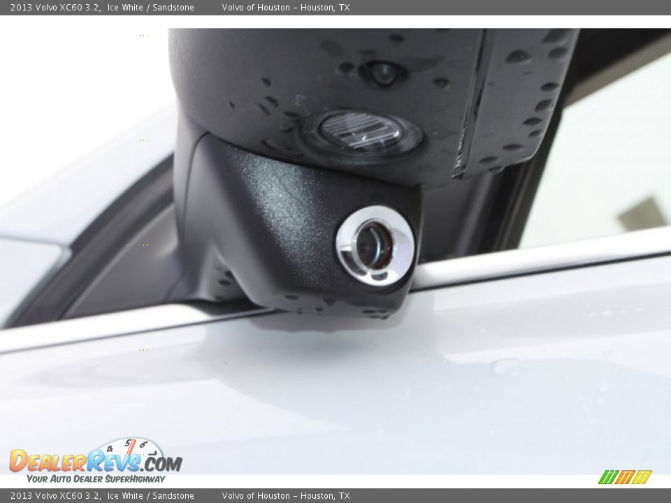 2013 Volvo XC60 3.2 Ice White / Sandstone Photo #13