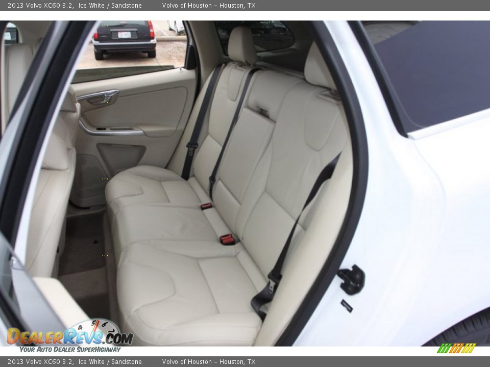 2013 Volvo XC60 3.2 Ice White / Sandstone Photo #14
