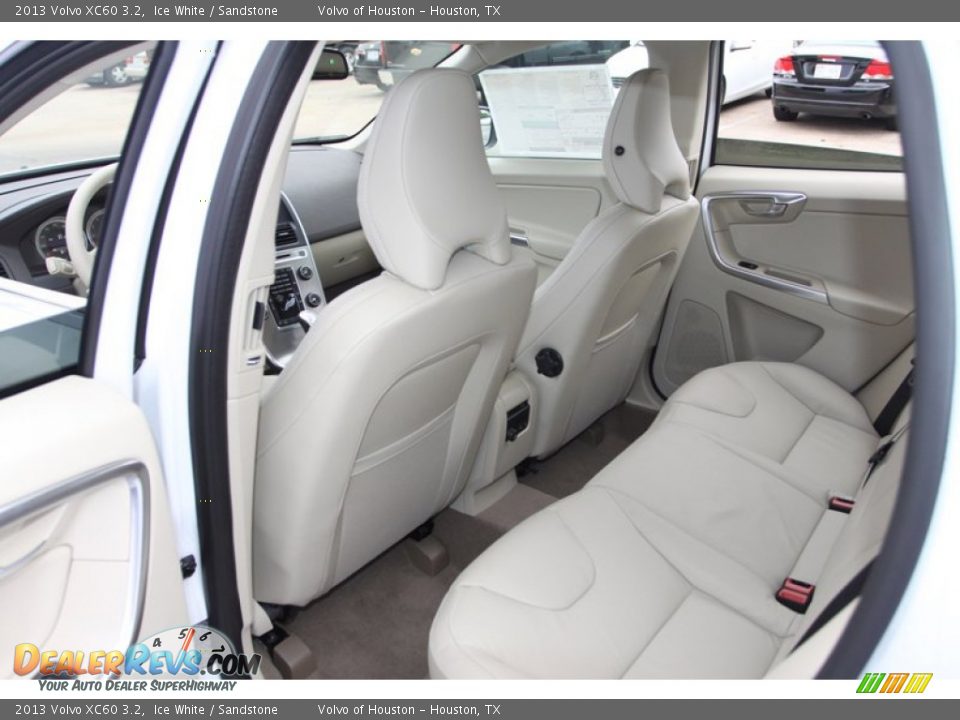 2013 Volvo XC60 3.2 Ice White / Sandstone Photo #15