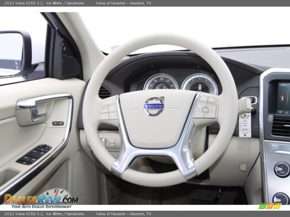 2013 Volvo XC60 3.2 Ice White / Sandstone Photo #17