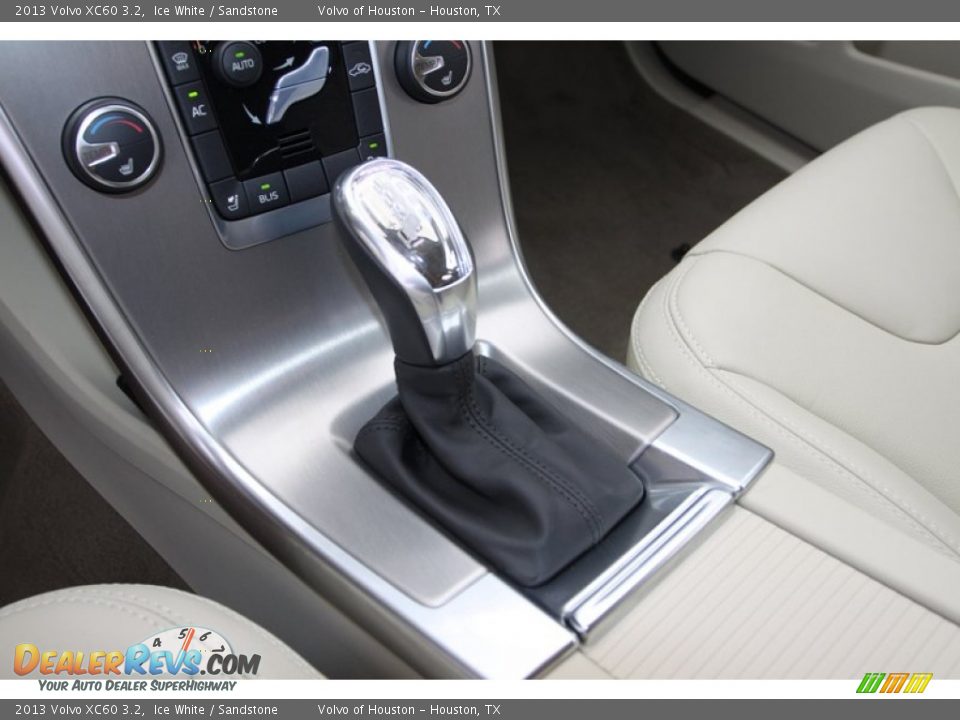 2013 Volvo XC60 3.2 Ice White / Sandstone Photo #22