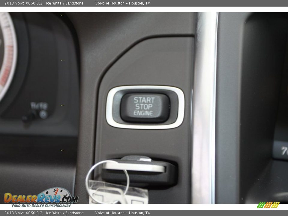 2013 Volvo XC60 3.2 Ice White / Sandstone Photo #23