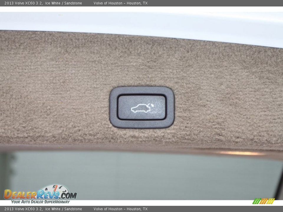 2013 Volvo XC60 3.2 Ice White / Sandstone Photo #25
