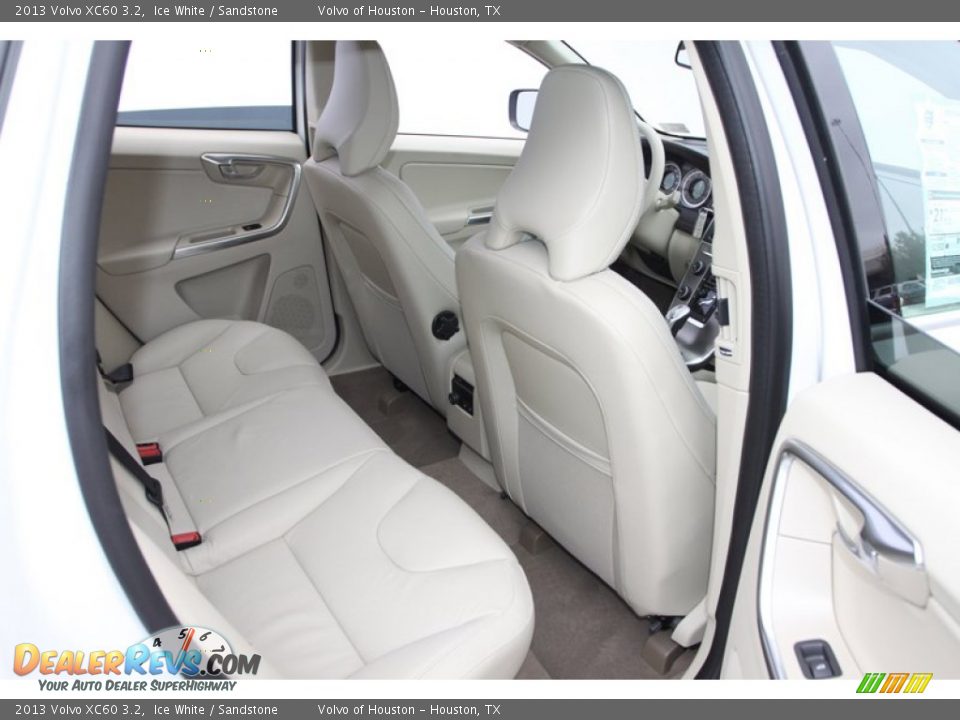 2013 Volvo XC60 3.2 Ice White / Sandstone Photo #26