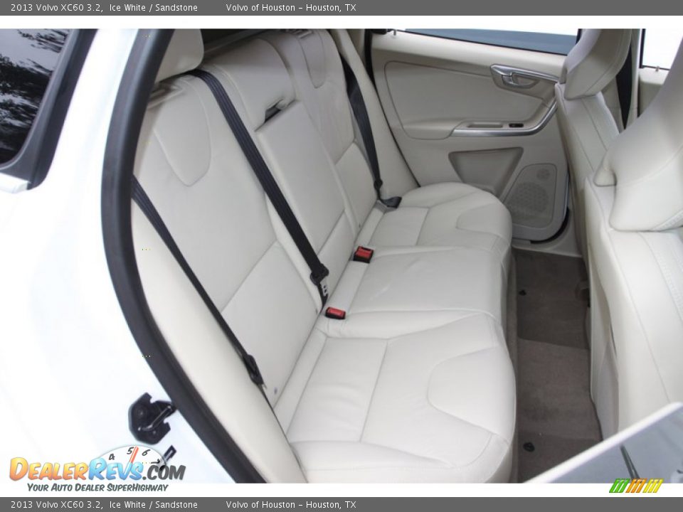 2013 Volvo XC60 3.2 Ice White / Sandstone Photo #27
