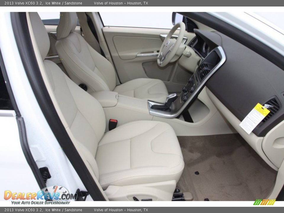 2013 Volvo XC60 3.2 Ice White / Sandstone Photo #29
