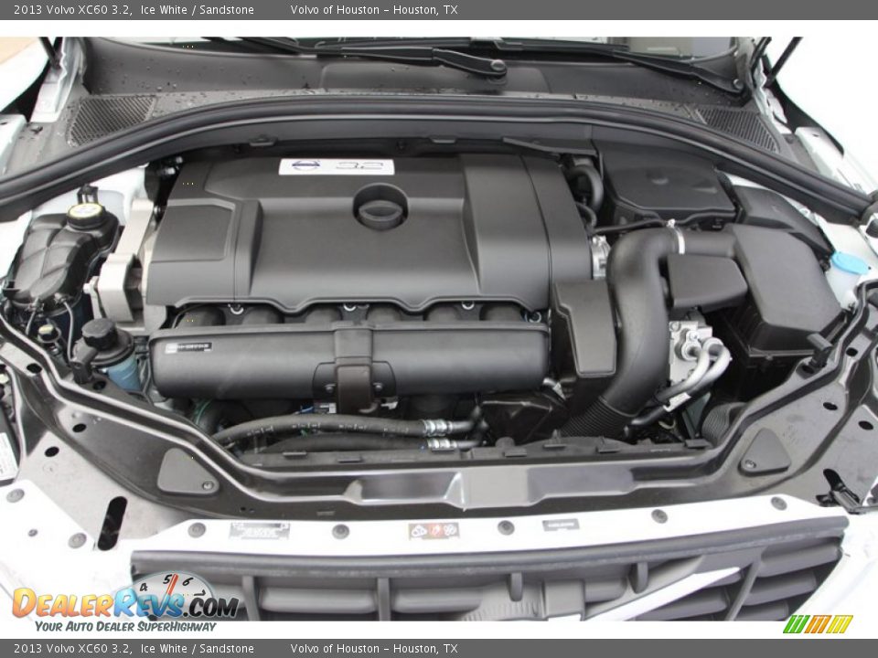 2013 Volvo XC60 3.2 Ice White / Sandstone Photo #30