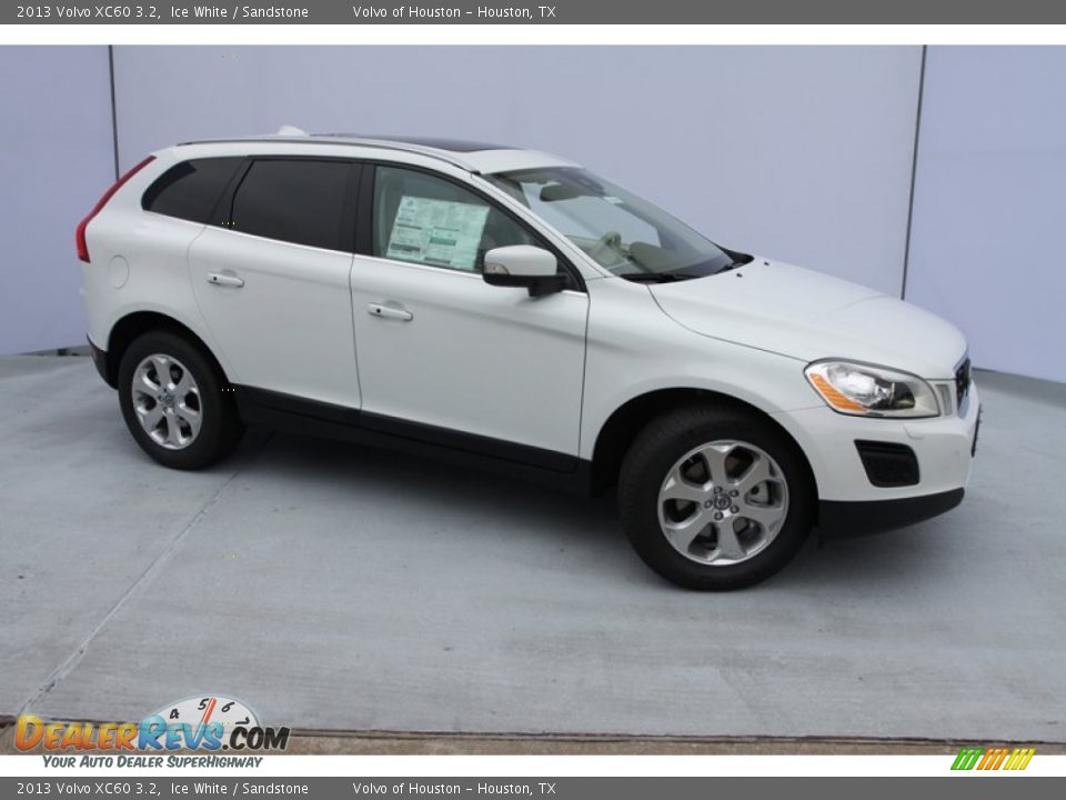 2013 Volvo XC60 3.2 Ice White / Sandstone Photo #33