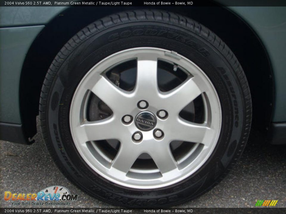 2004 Volvo S60 2.5T AWD Platinum Green Metallic / Taupe/Light Taupe Photo #9