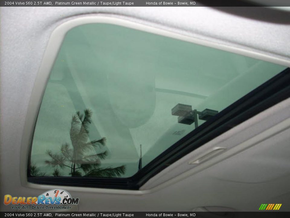 2004 Volvo S60 2.5T AWD Platinum Green Metallic / Taupe/Light Taupe Photo #15
