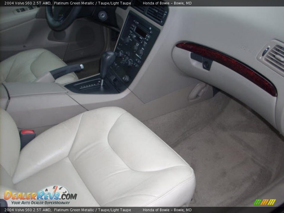 2004 Volvo S60 2.5T AWD Platinum Green Metallic / Taupe/Light Taupe Photo #18