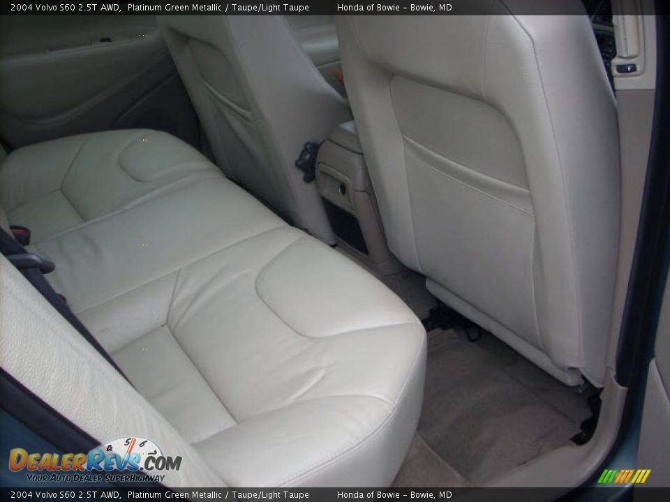 2004 Volvo S60 2.5T AWD Platinum Green Metallic / Taupe/Light Taupe Photo #19