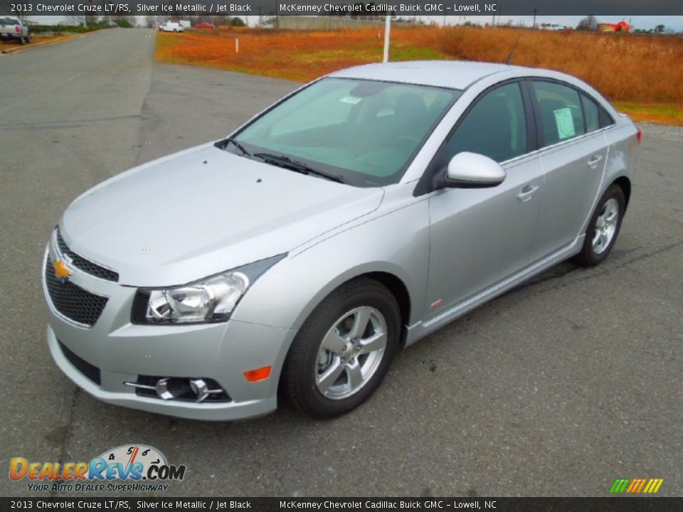 Front 3/4 View of 2013 Chevrolet Cruze LT/RS Photo #1