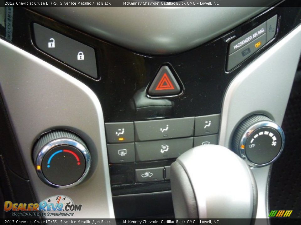 Controls of 2013 Chevrolet Cruze LT/RS Photo #12