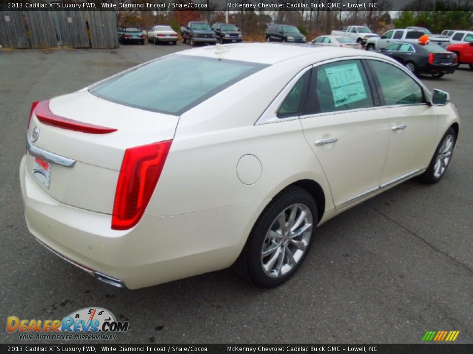 2013 Cadillac XTS Luxury FWD White Diamond Tricoat / Shale/Cocoa Photo #4