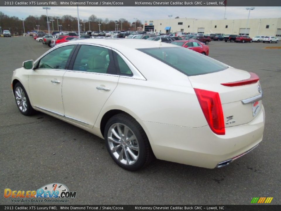 2013 Cadillac XTS Luxury FWD White Diamond Tricoat / Shale/Cocoa Photo #5