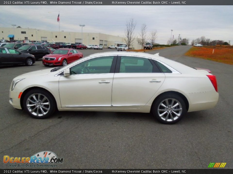 2013 Cadillac XTS Luxury FWD White Diamond Tricoat / Shale/Cocoa Photo #6