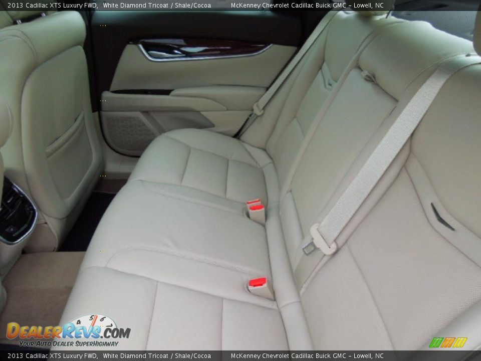 2013 Cadillac XTS Luxury FWD White Diamond Tricoat / Shale/Cocoa Photo #19