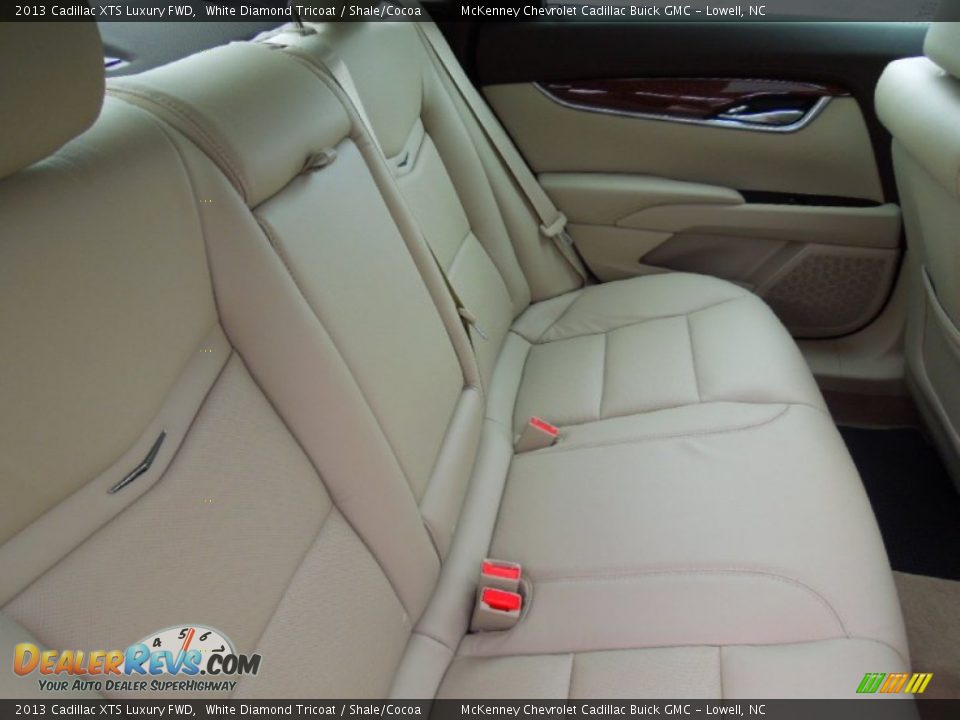 2013 Cadillac XTS Luxury FWD White Diamond Tricoat / Shale/Cocoa Photo #22