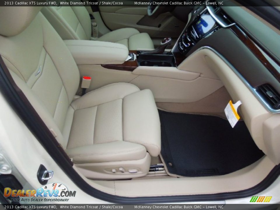 2013 Cadillac XTS Luxury FWD White Diamond Tricoat / Shale/Cocoa Photo #23