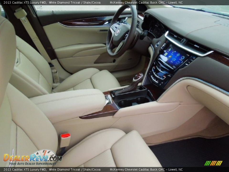 2013 Cadillac XTS Luxury FWD White Diamond Tricoat / Shale/Cocoa Photo #24