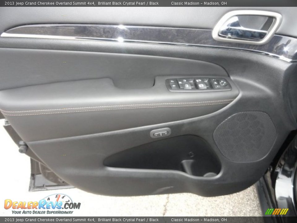 2013 Jeep Grand Cherokee Overland Summit 4x4 Brilliant Black Crystal Pearl / Black Photo #7