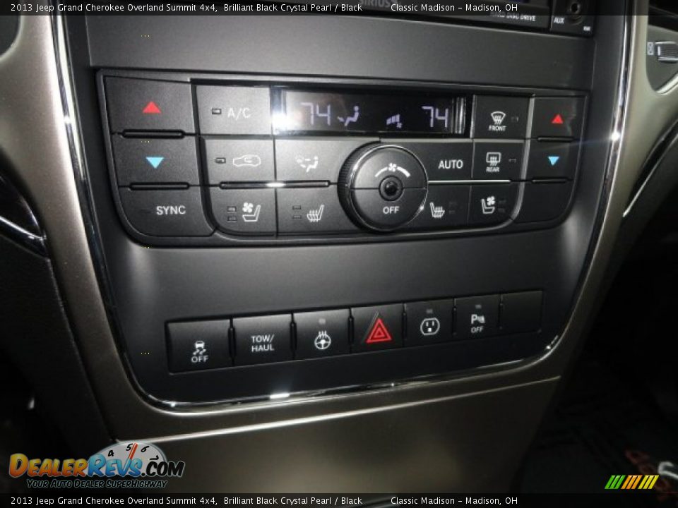 2013 Jeep Grand Cherokee Overland Summit 4x4 Brilliant Black Crystal Pearl / Black Photo #13