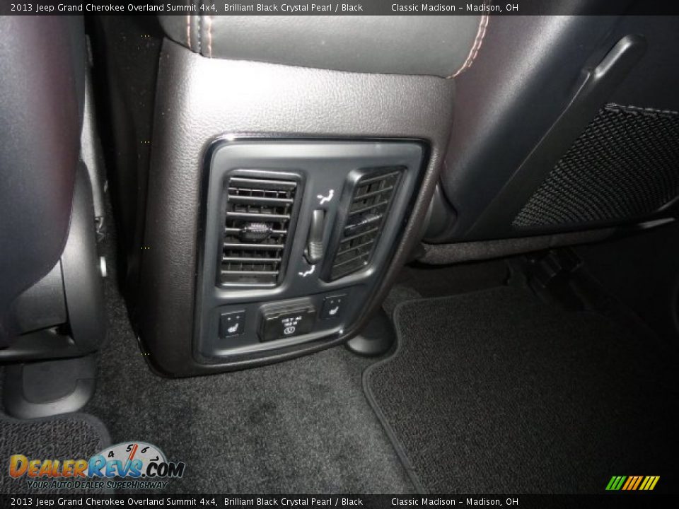 2013 Jeep Grand Cherokee Overland Summit 4x4 Brilliant Black Crystal Pearl / Black Photo #16