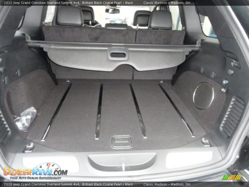 2013 Jeep Grand Cherokee Overland Summit 4x4 Brilliant Black Crystal Pearl / Black Photo #17