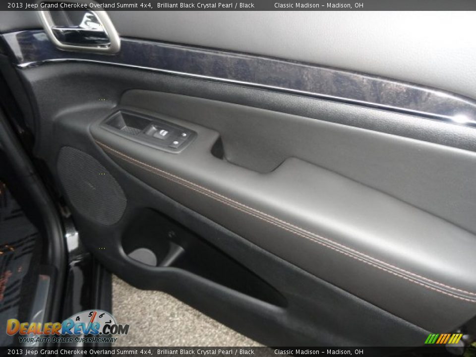 2013 Jeep Grand Cherokee Overland Summit 4x4 Brilliant Black Crystal Pearl / Black Photo #20