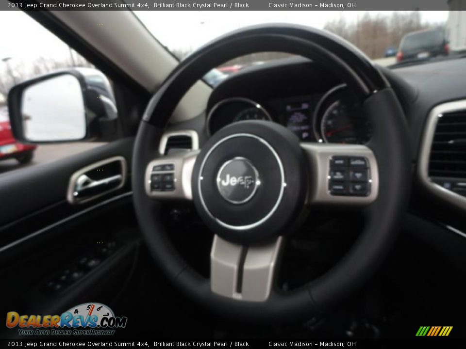 2013 Jeep Grand Cherokee Overland Summit 4x4 Brilliant Black Crystal Pearl / Black Photo #22