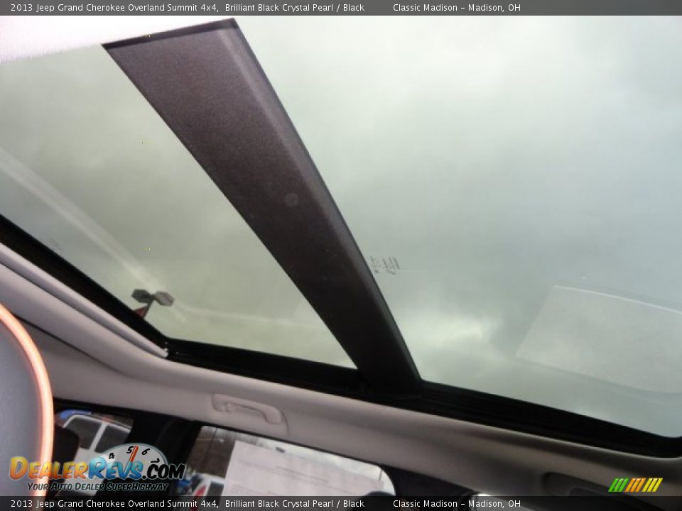 2013 Jeep Grand Cherokee Overland Summit 4x4 Brilliant Black Crystal Pearl / Black Photo #23
