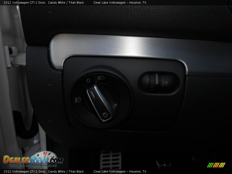 2012 Volkswagen GTI 2 Door Candy White / Titan Black Photo #21