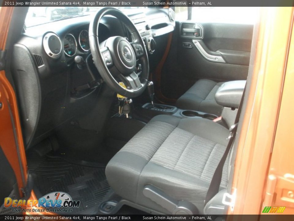 2011 Jeep Wrangler Unlimited Sahara 4x4 Mango Tango Pearl / Black Photo #4