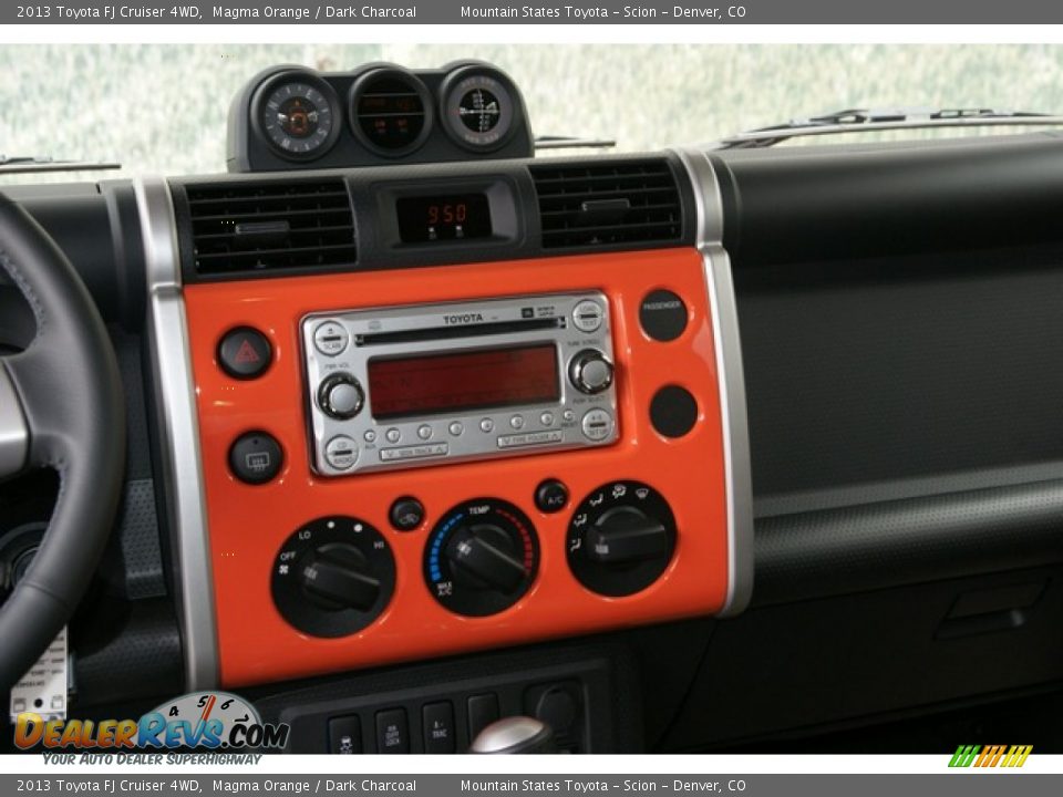 Controls of 2013 Toyota FJ Cruiser 4WD Photo #9