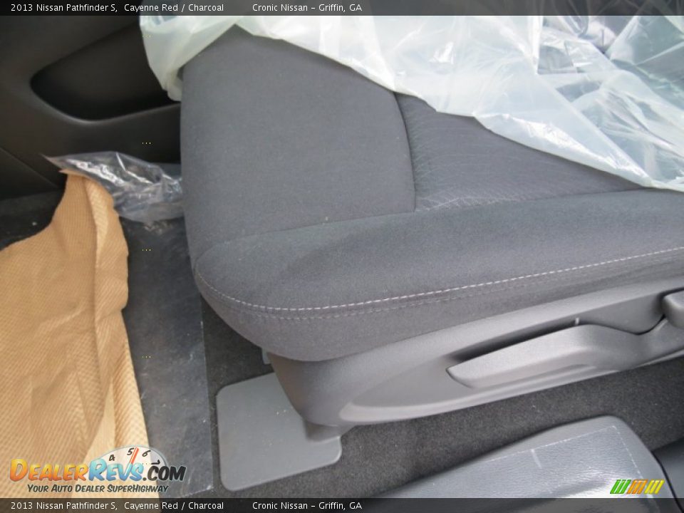 2013 Nissan Pathfinder S Cayenne Red / Charcoal Photo #10