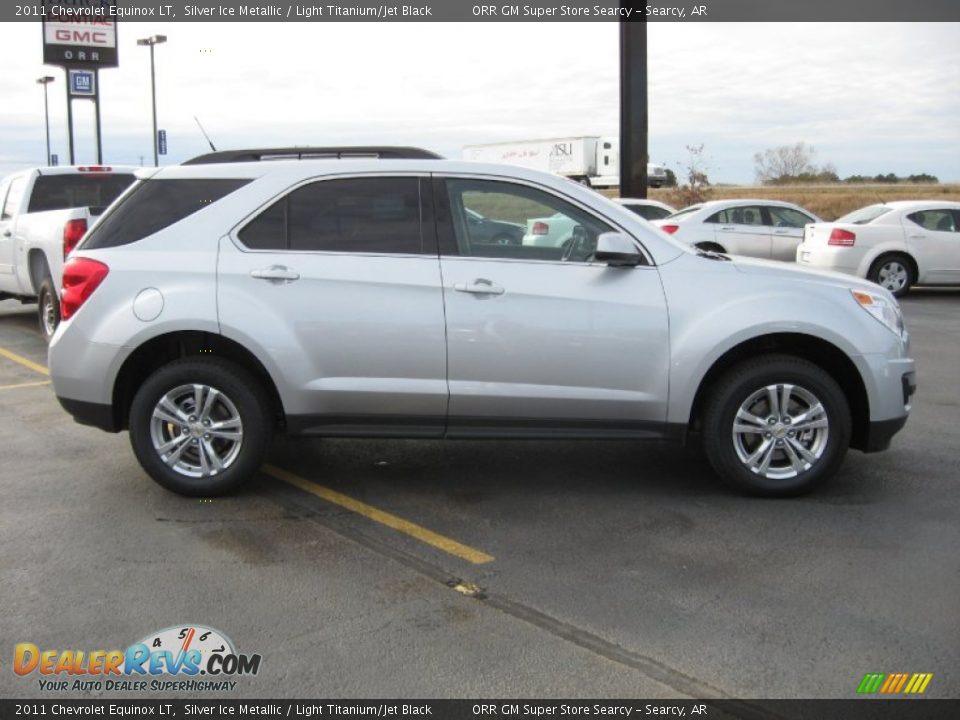 2011 Chevrolet Equinox LT Silver Ice Metallic / Light Titanium/Jet Black Photo #4